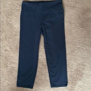 Athleta Navy Blue Cropped Leggings, size Medium